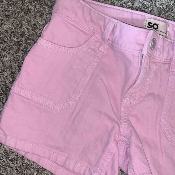 Size 8 SO shorts like new - Picture 2 of 4